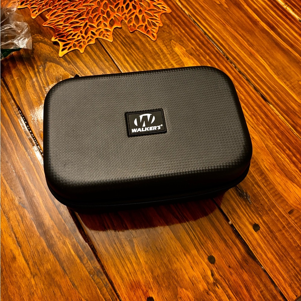 Walkers shooting range earphones/glasses case